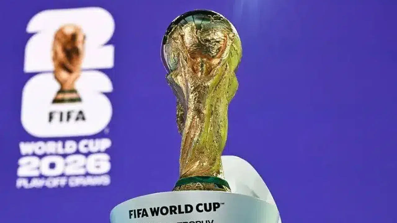 官方：世界杯国歌仪式调整，26名球员将全部站在场上唱国歌